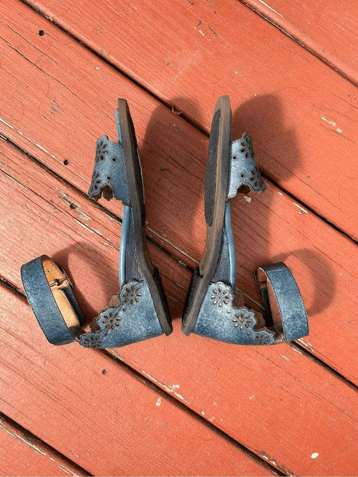 L'artiste Shoes/Spring Step Niarah Sandals Blue Leather Sz EU 39 / US 8, MP $180 - Image 2 of 4