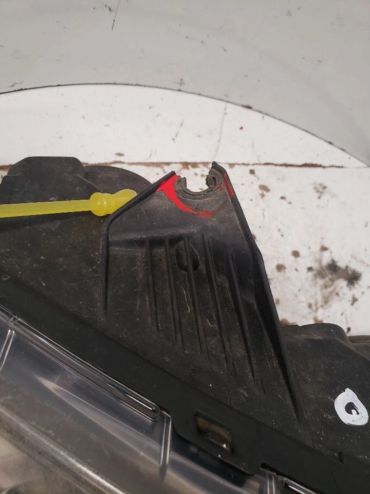 Faro halógeno pasajero derecho sedán para 04-09 MAZDA 3 1387676 Foto 2 de 4