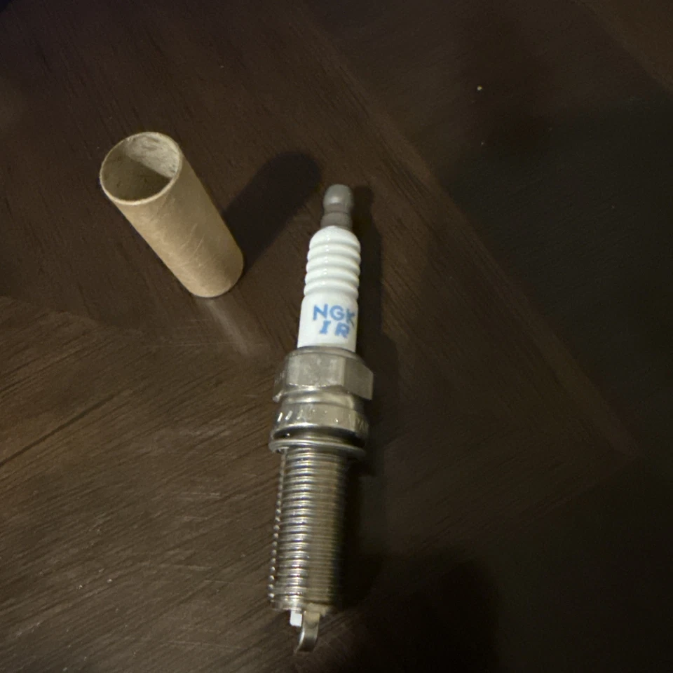 Juego de 4 bujías núcleo cobre iridio NGK 95705 para Honda Civic 1,8 L L4 12-15 Foto 3 de 3