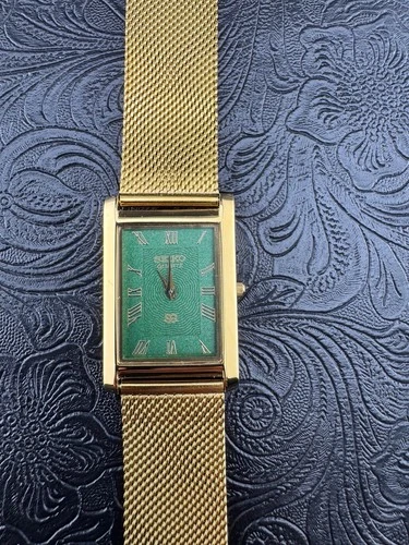 GOLD GREEN Vintage Seiko Slim Quartz Men’s Wrist Watch