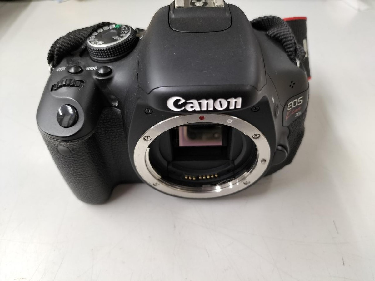 Canon EOS Kiss X5 DSLR Camera Kit with 18-55mm & 55-250mm Canon EOS Kiss X5 DSLR Camera Kit with 18-55mm & 55-250mm