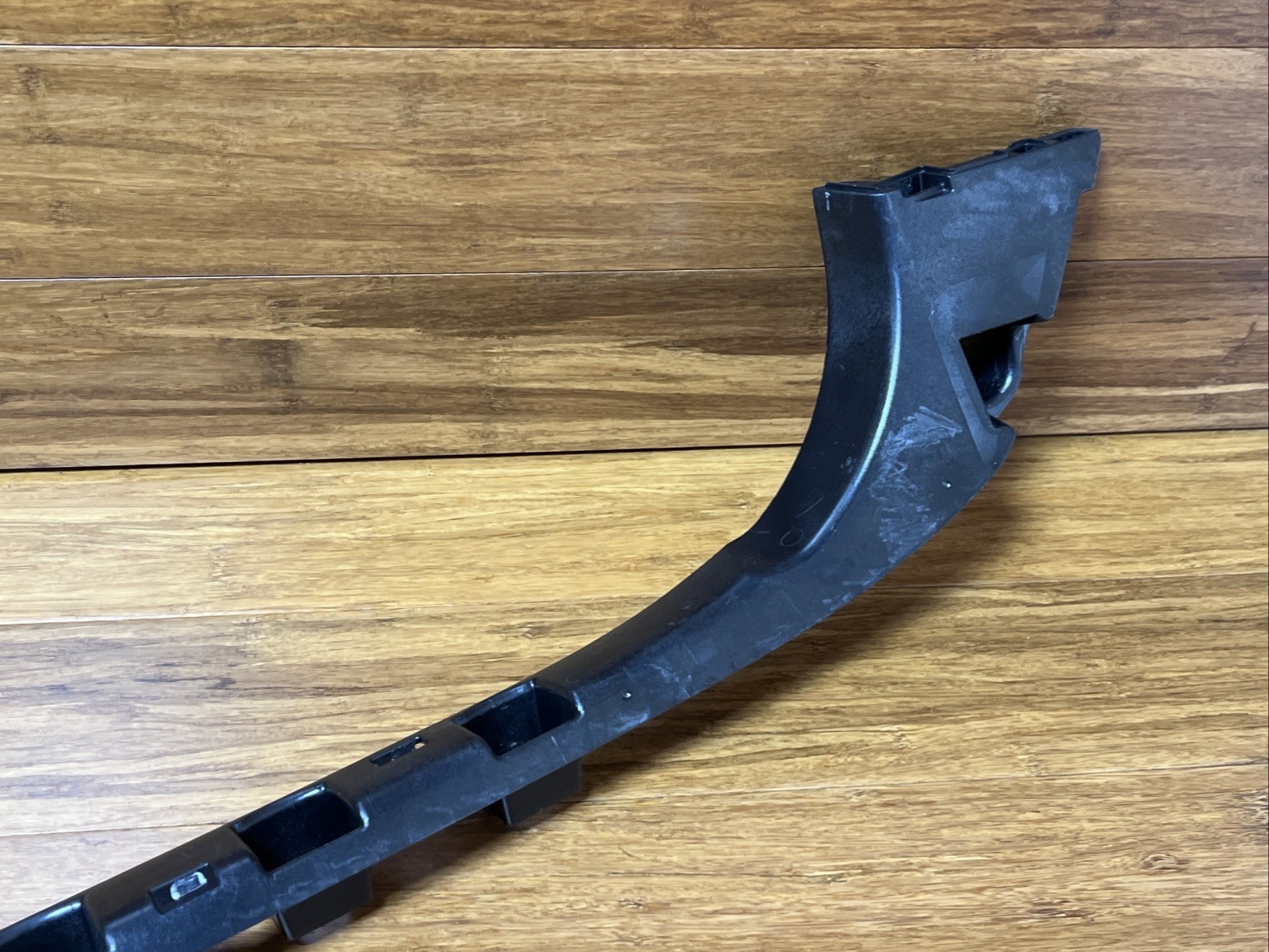 2017-2023 Rolls Royce Dawn RR6 Left Side Sill Mount Bracket Support OEM 7301675