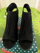 Women’s Lindsay Phillips Ansley Fringe Black W Inter Decor Open Toe Shoes Sz 9
