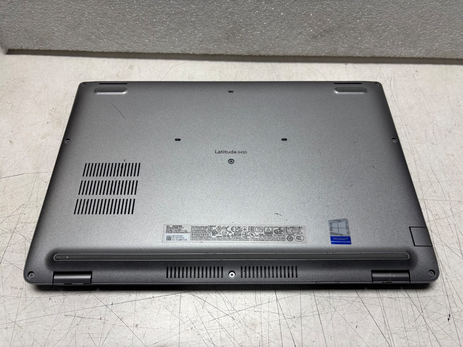 Dell Latitude 5420, 14-Inch Laptop, with Intel Core i7-1185G7, Windows 11 Pro