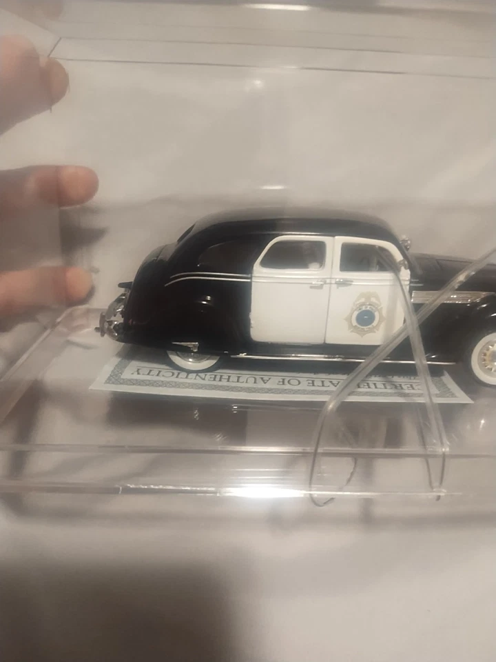 1936 Crysler Airflow Limited Edition Bedfordfalls Police Chief Car (Harry Baily) - Image 2 of 4