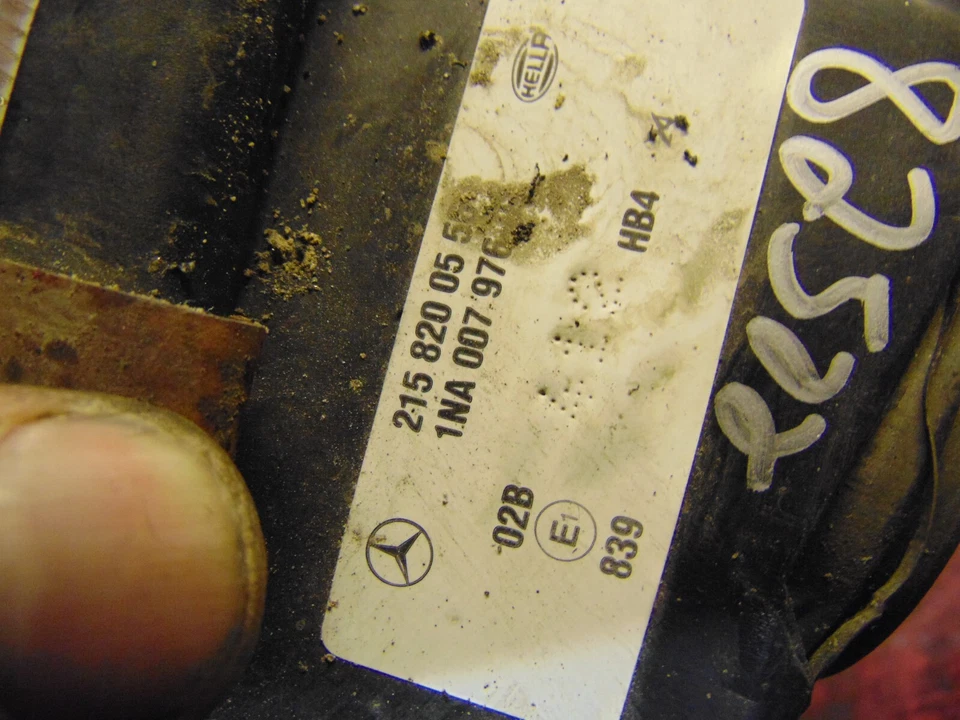 06 05 04 03 Mercedes Benz C240 oem factory drivers side left fog light assembly Foto 3 de 3