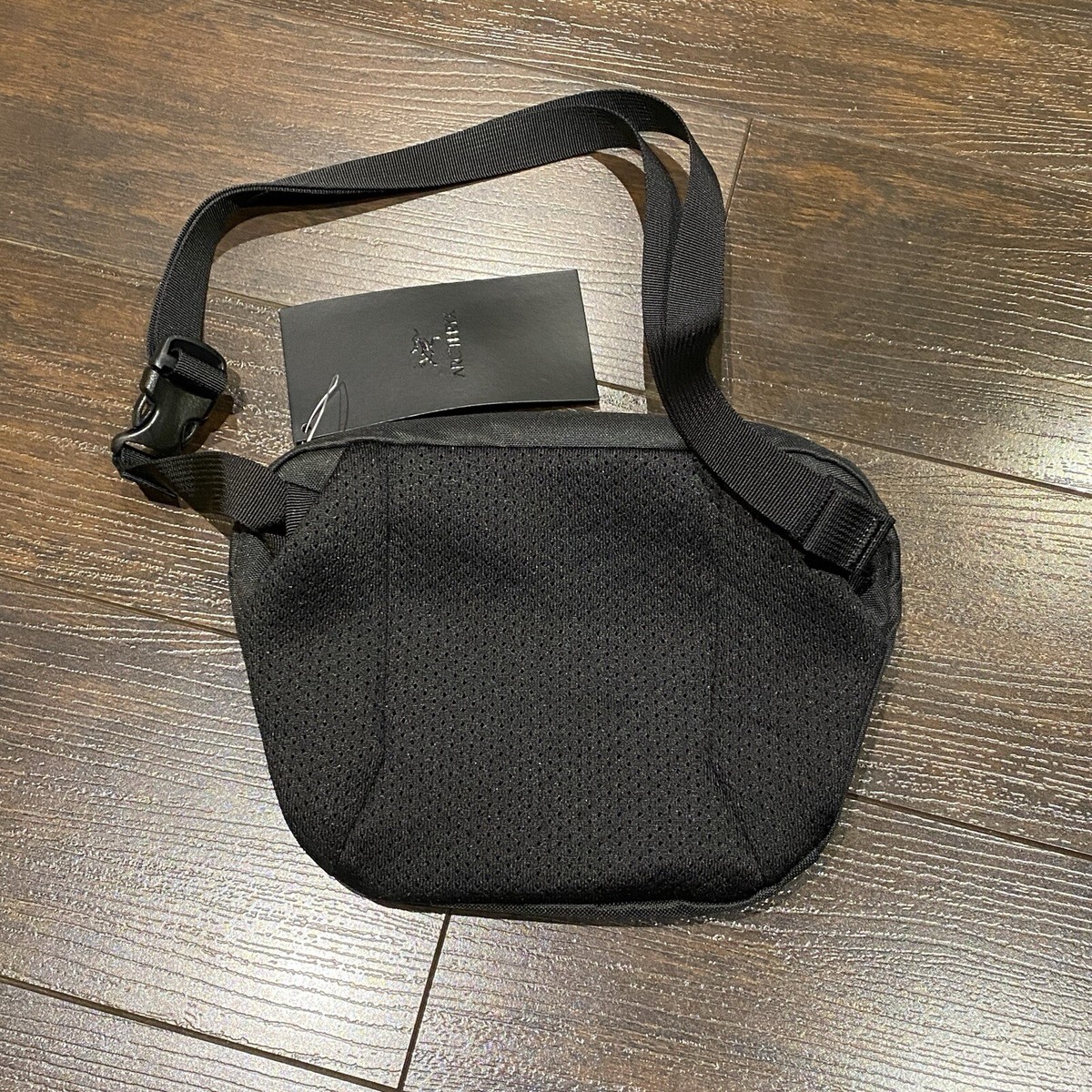 ARC’TERYX Mantis 1 Waist Pack Black II Arc-teryx MANTIS 1 WAIST PACK BLACK II - Paragon Sports
