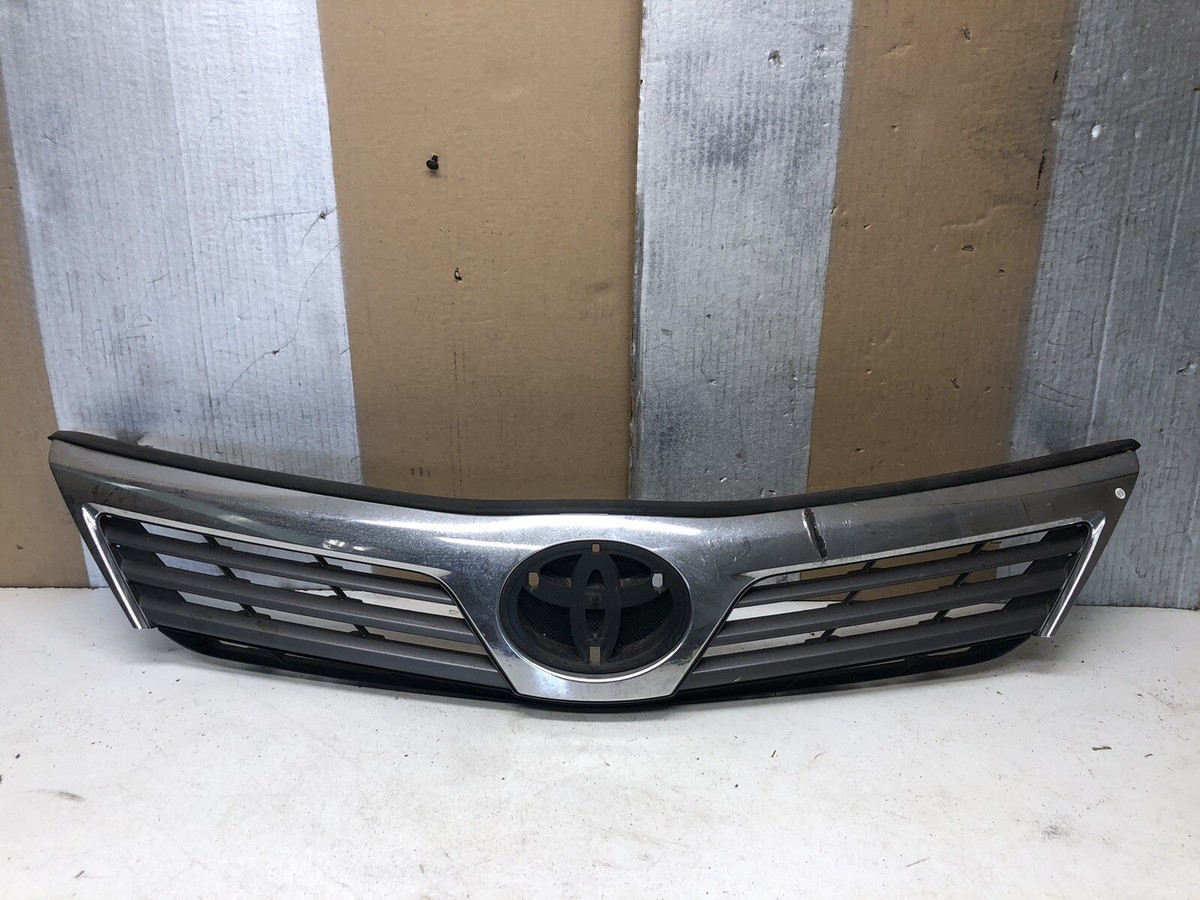 2012-2014 TOYOTA CAMRY FRONT BUMPER UPPER CHROME GRILLE OEM 53101