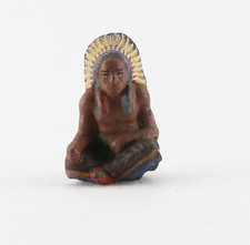 alte Massefigur Indianer sitzend H&auml;uptling Western Krieger Cowboy Wildwest