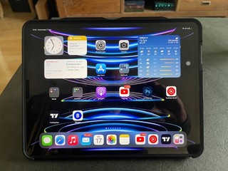 Apple iPad Pro 12.9" 6. Gen 128GB Grau mit Apple Folio Top!