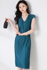 New Women's V neck Sleeveless Belt Stripe Knee High Pleated design Dress Summer