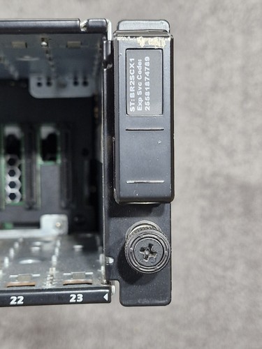 Dell Compellent SC220 24-Bay 2.5 SAS Storage Array 2x EMM 2x 700W PSU - Picture 4 of 18
