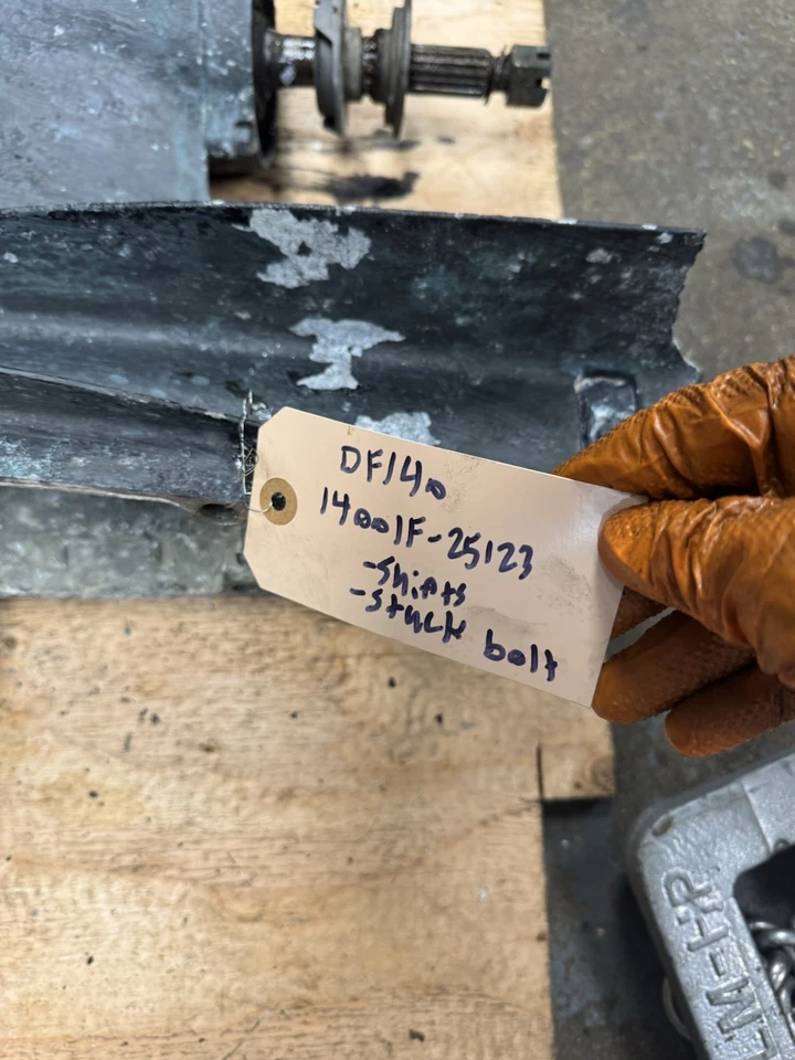 Suzuki DF140 140hp outboard 25” lower unit 1999-2009 Gearcase DF115  4 Stroke - Image 4 of 4