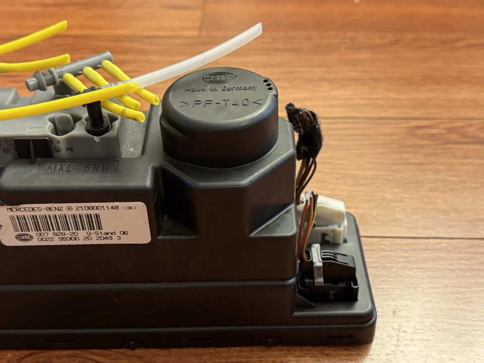 Bomba de vacío de bloqueo central OEM 1998-2002 Mercedes-Benz W208 W210 E320 CLK430 Foto 4 de 4