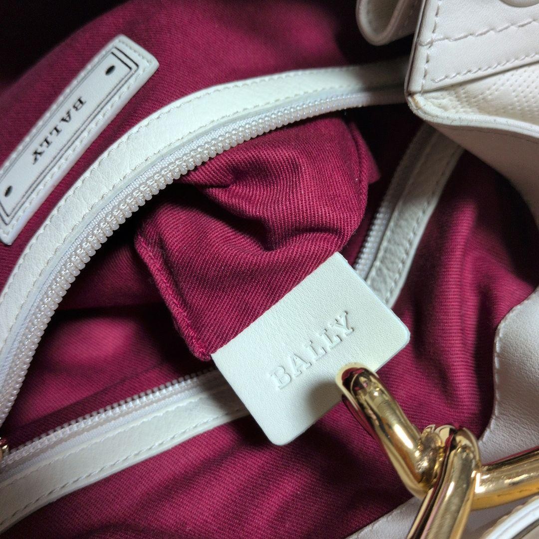 Bally Handbag Ivory 21a — image 12