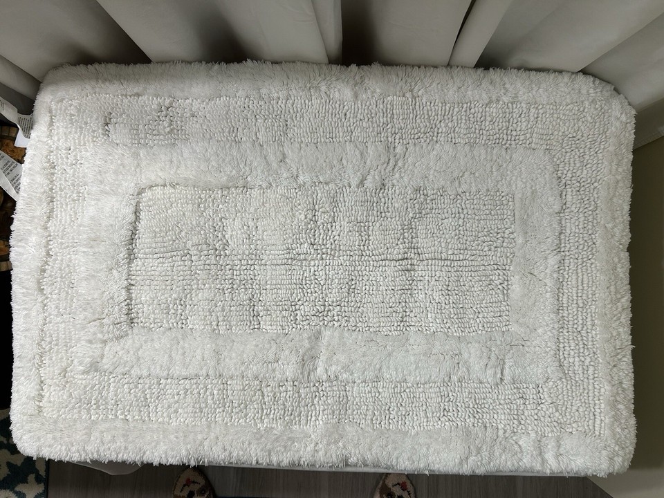 UGG EMMA Bath Rug Mat (20inx32in) 100 COTTON White REVERSIBLE EUC eBay