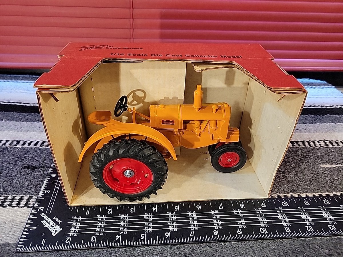 Ertl Minneapolis Moline Z? or R? 1/16 Diecast Tractor Replica By