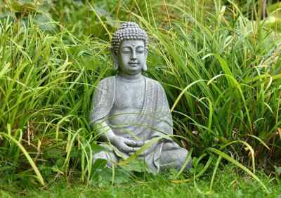 Buddha sitzend Steinoptik aus Magnesia Grau 30 cm Höhe Deko Gartendeko Frühling