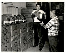 LG915 1965 Orig Mike Freeman Photo FLORIDA RAILROAD STRIKERS FREE HAM GIVEAWAY