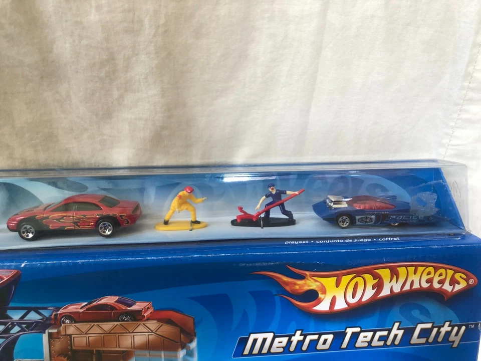 2006 Mattel Hot Wheels Metro Tech City Playset Brand New Sealed - Image 3 of 4