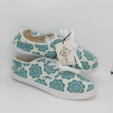 SoleMates NEW w/Tags Women's Green & White Fashion Sneakers - sz. 9