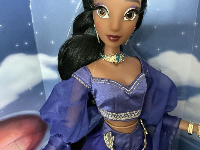 Disney 2022 30th Anniversary Aladdin Limited Edition #111/5600 Jasmine Doll-NIB