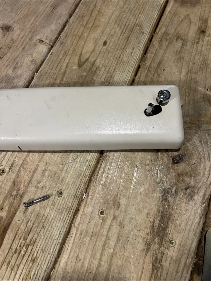 Necchi Sewing Machine 523 Top with Bobbin Winder & Thread Guide - Image 3 of 4