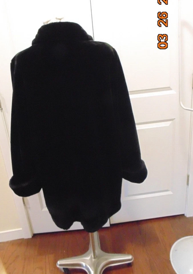 Abrigo Dennis Basso Negro Imitación Piel con Cierre de Botón con Cremallera Talla L Foto 2 de 4