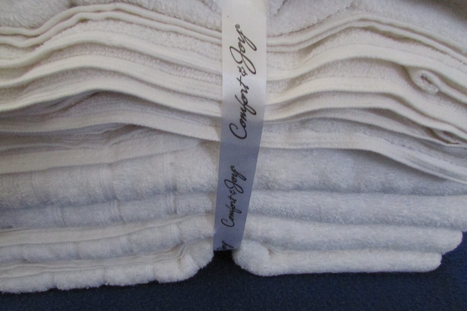 Joy Mangano Comfort JOY 16-PC True Perfection Luxury Cosmetic Resistant Towels Popularne duże okazje