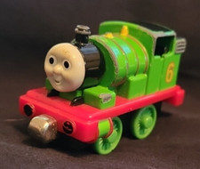 Thomas Tank Engine Take Along Die Cast Metal 2002 Percy Train Engine