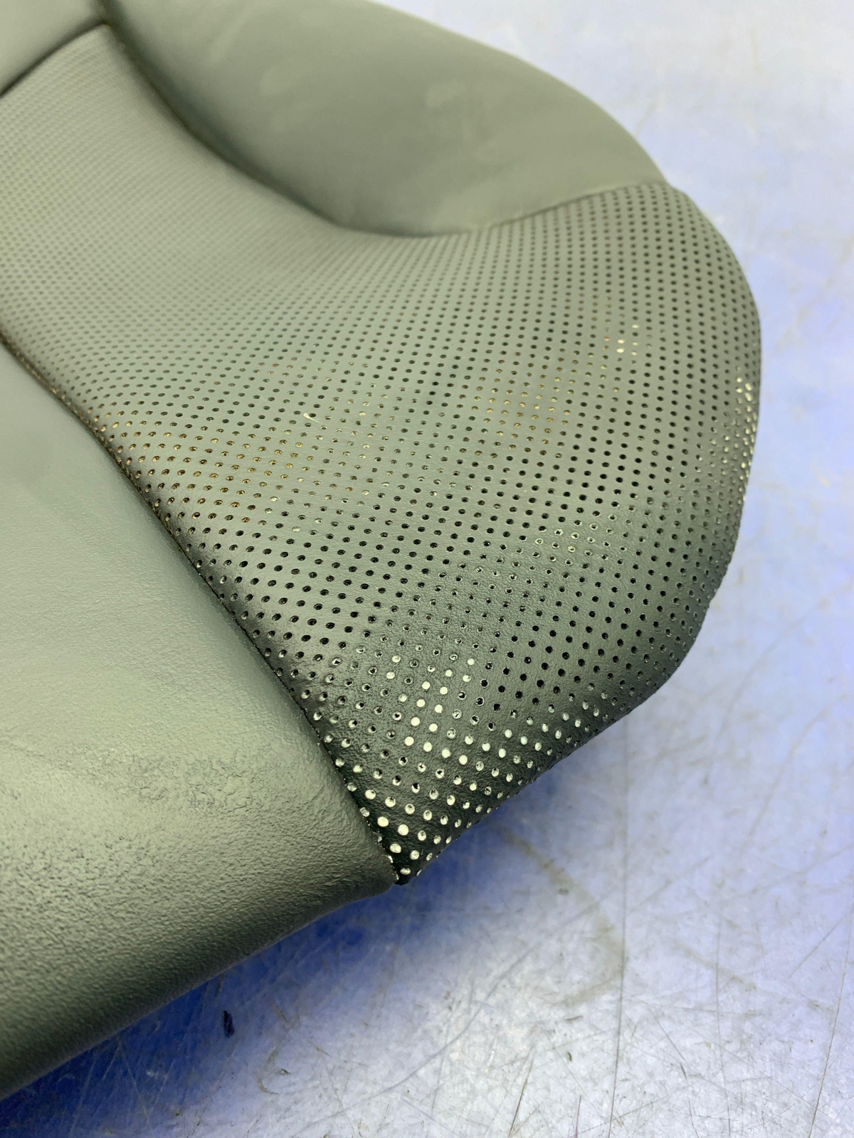2014 - 2020 BMW I8 OEM LEFT REAR LOWER SEAT CUSHION | AMIDO LEATHER 10587515