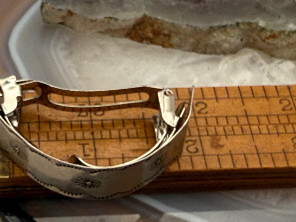 Charlie John Navajo Esterlina Estampado Diseño Sol Cordón/Soporte Pony-626.25 Foto 3 de 4