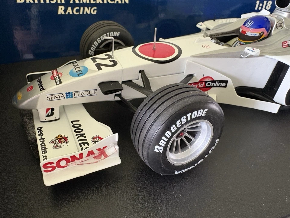 Minichamps 1/18 Jacques Villeneuve 2000 BAR Honda 02 - Image 2 of 4