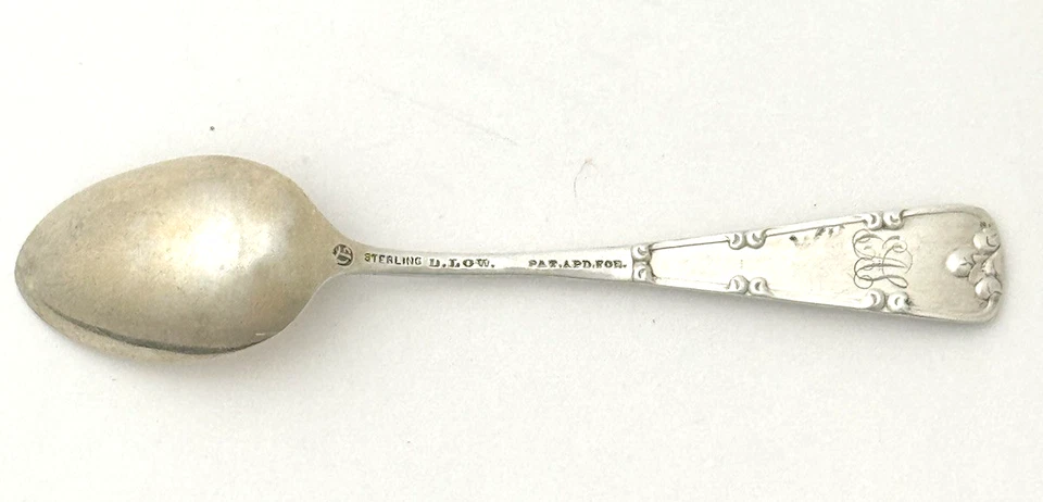 Cuchara Durgin Sterling Souvenir Demitasse BRUJA SALEM 4 1/4" Daniel Low Foto 3 de 4