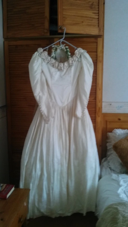 Dupion Silk Vintage Wedding dress - Image 1 of 1