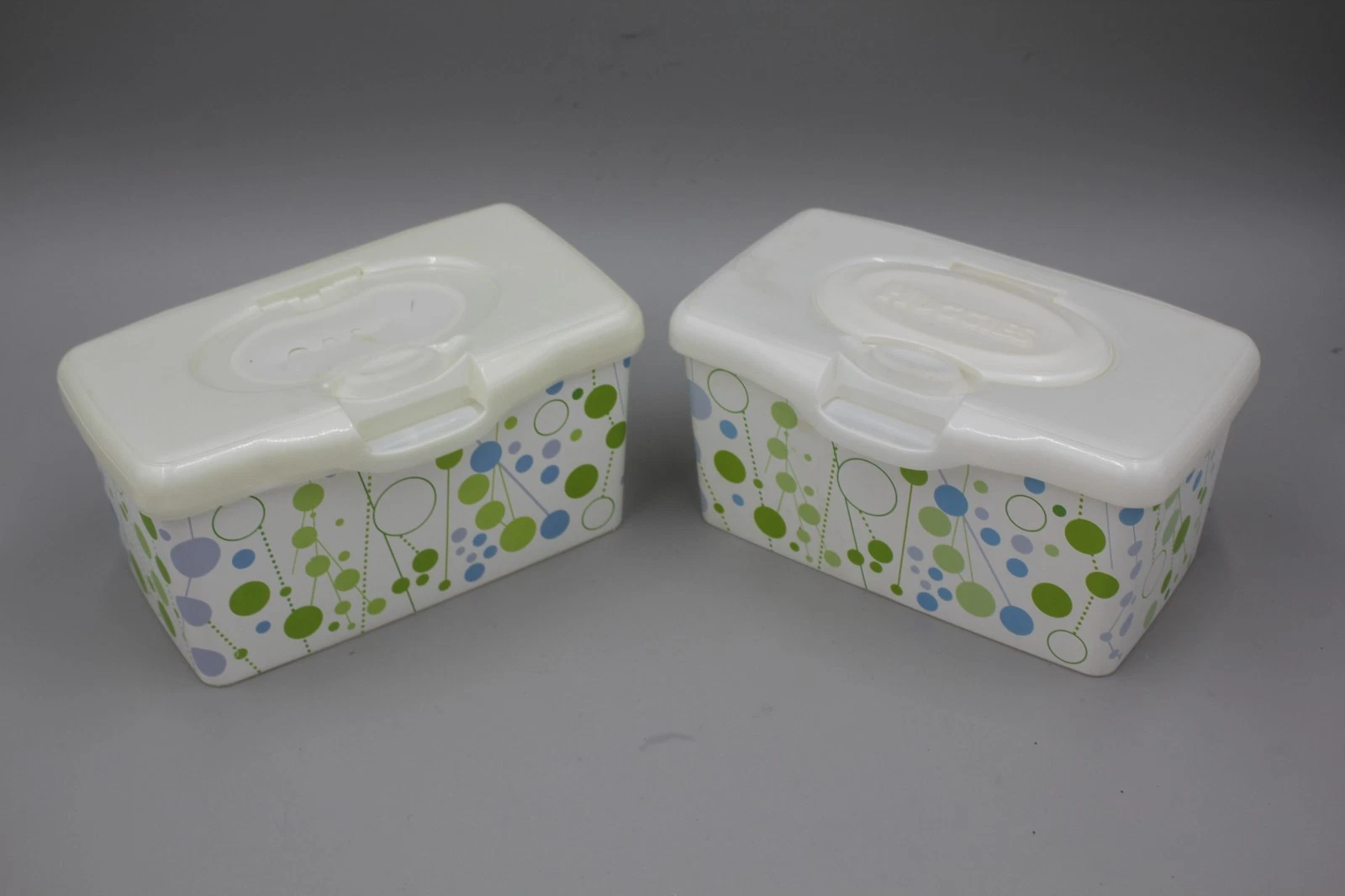 (2) Huggies Plastic Wipes Container Empty Refillable Dispenser Dots (1 LID GONE)
Opens in a new wind