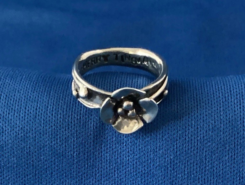 Artisan Sherry Tinsman Signature Dogwood Flower Ring size 7