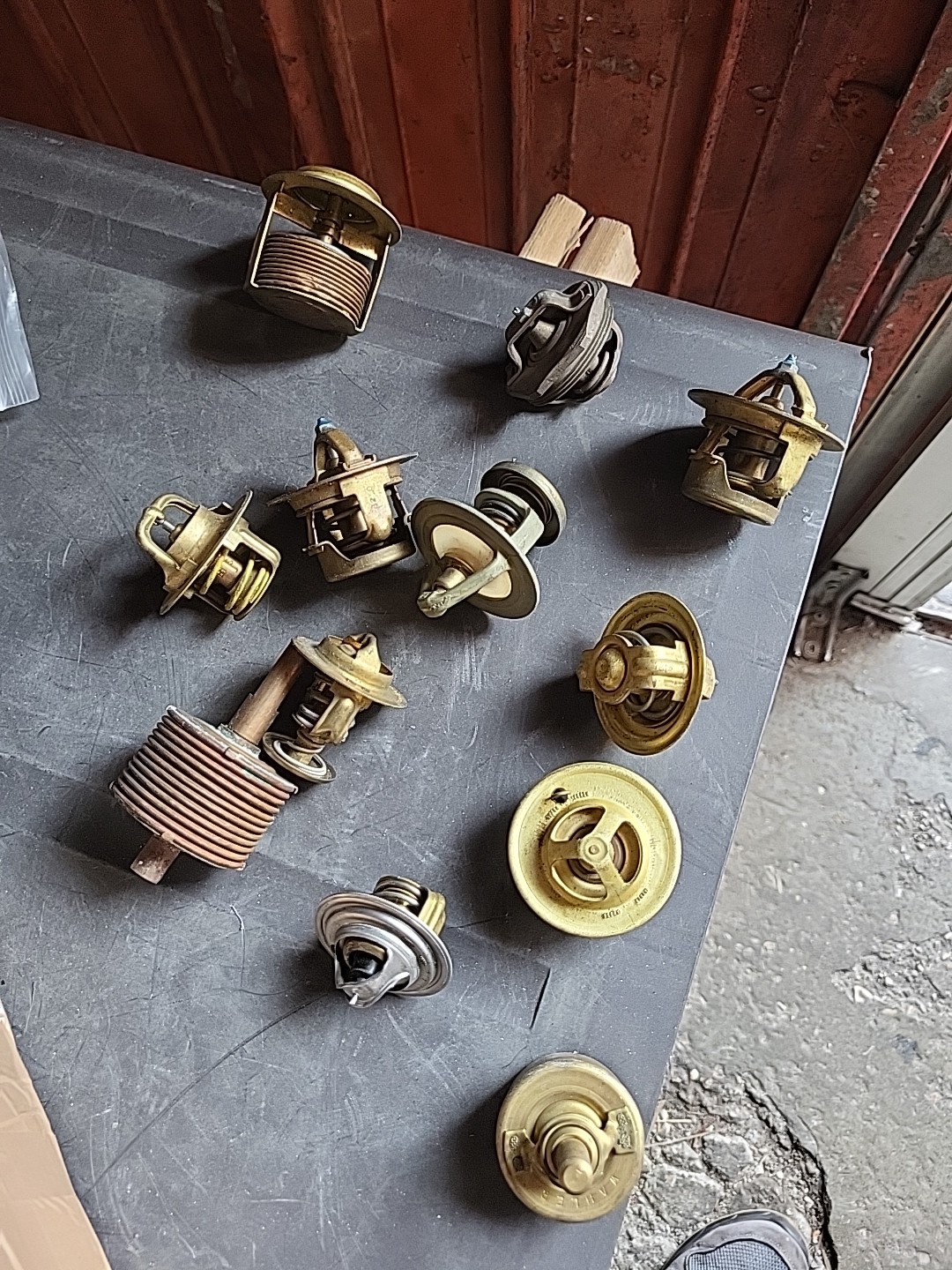 VALVOLA TERMOSTATICA STOCK 12 PEZZI MISTI PER FIAT 128 DINO RENAULT AUTO EPOCA