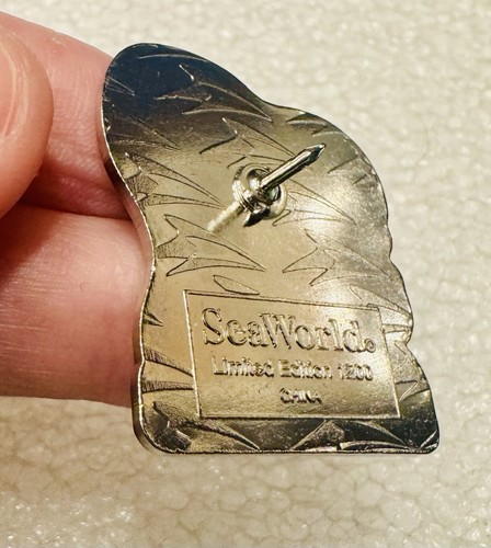 SeaWorld Sea World - Limited Edition Shamu Killerwal Orca USA Pin LE /1200 - Bild 2 von 3