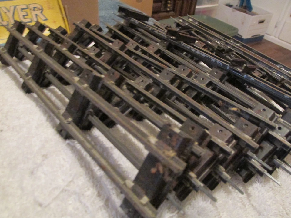 Lot 28 Sections Vintage American Flyer Train Track S Gauge 2-Rail Straight Curve - Image 2 of 4