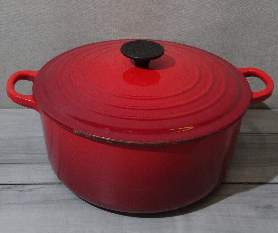 Le Creuset 26 Red Gradient Enameled Cast Iron 5.5 QT Dutch Oven w/ Lid