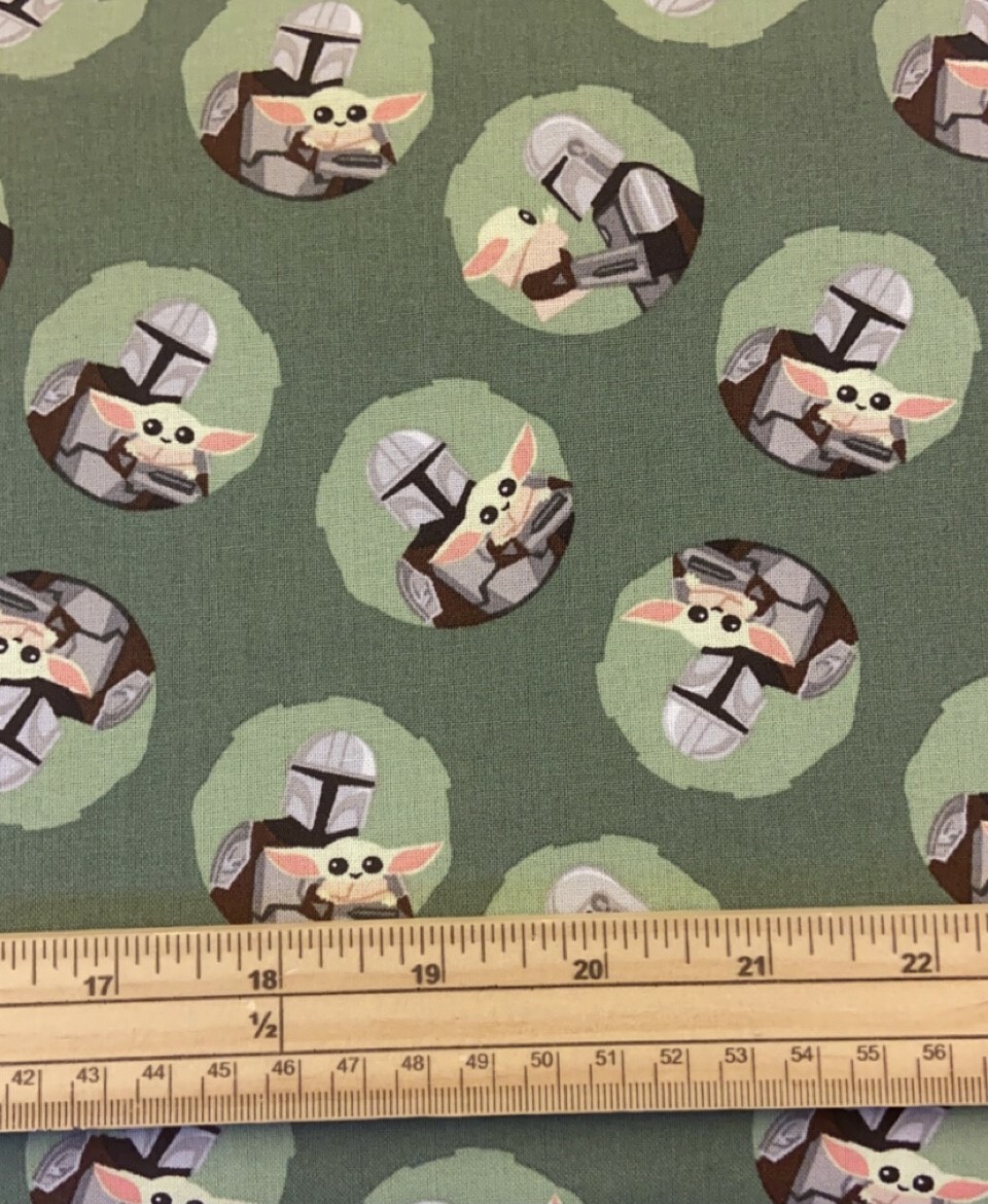 Fat Quarter Mandalorian Baby Yoda In Circles Green 100% Cotton Quilting Fabric
