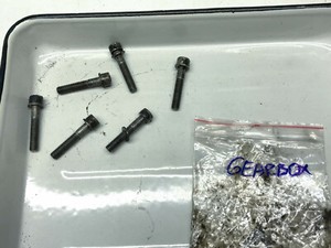BMW K100RS Getriebe Schrauben Gearbox Mounting Bolts Screws (3) 84'