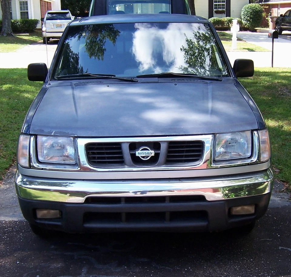 2000 Nissan Frontier KING CAB XE - Image 3 of 4