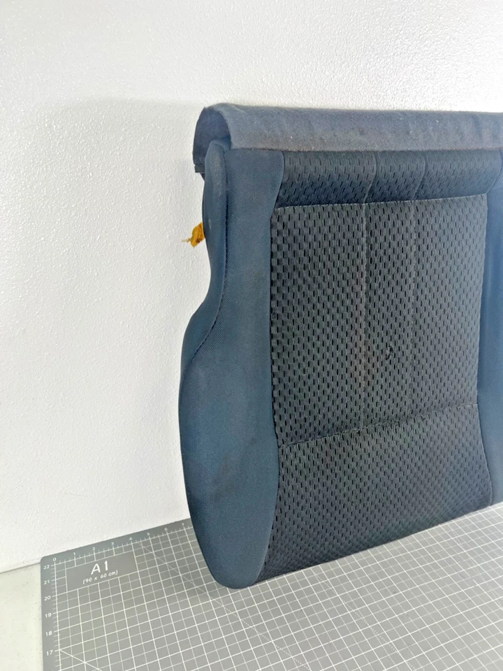 2001 2002 2003 2004 NISSAN XTERRA - Driver FRONT SEAT Bottom Section Gray - Image 3 of 4