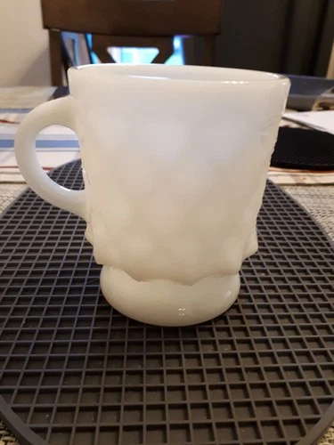 VINTAGE ANCHOR HOCKING FIRE KING WHITE KIMBERLY MUG - BEAUTIFUL