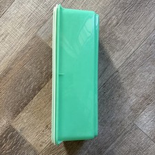 Tupperware #782-8 Vintage Bread Celery Vegeta...