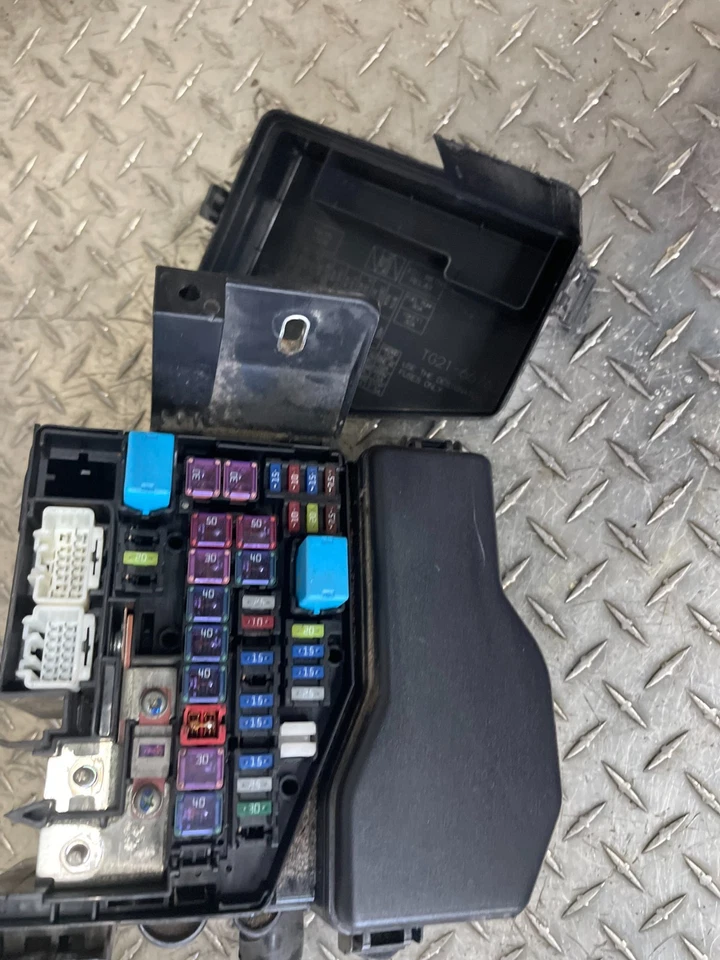 10 11 12 2010 2011 2012 MAZDA CX-9 ENGINE COMPARTMENT FUSE BOX OEM - Imagem 4 de 4