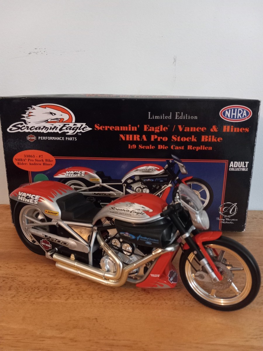 RC 1/9 Andrew Hines Signed Screamin Eagle/Vance &Hines Pro Stock