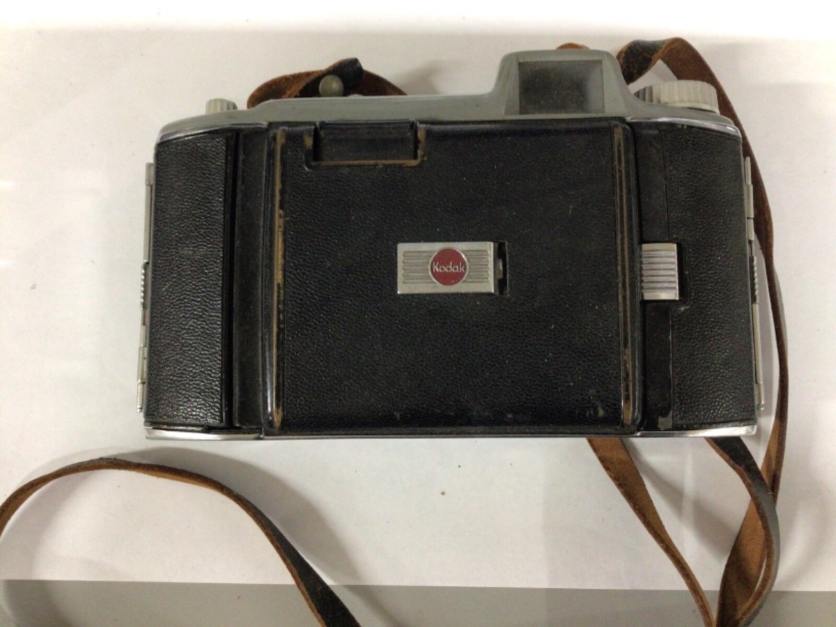 Kodak Tourist Camera: Vintage Original 1948 w/Kodet lens, Flash